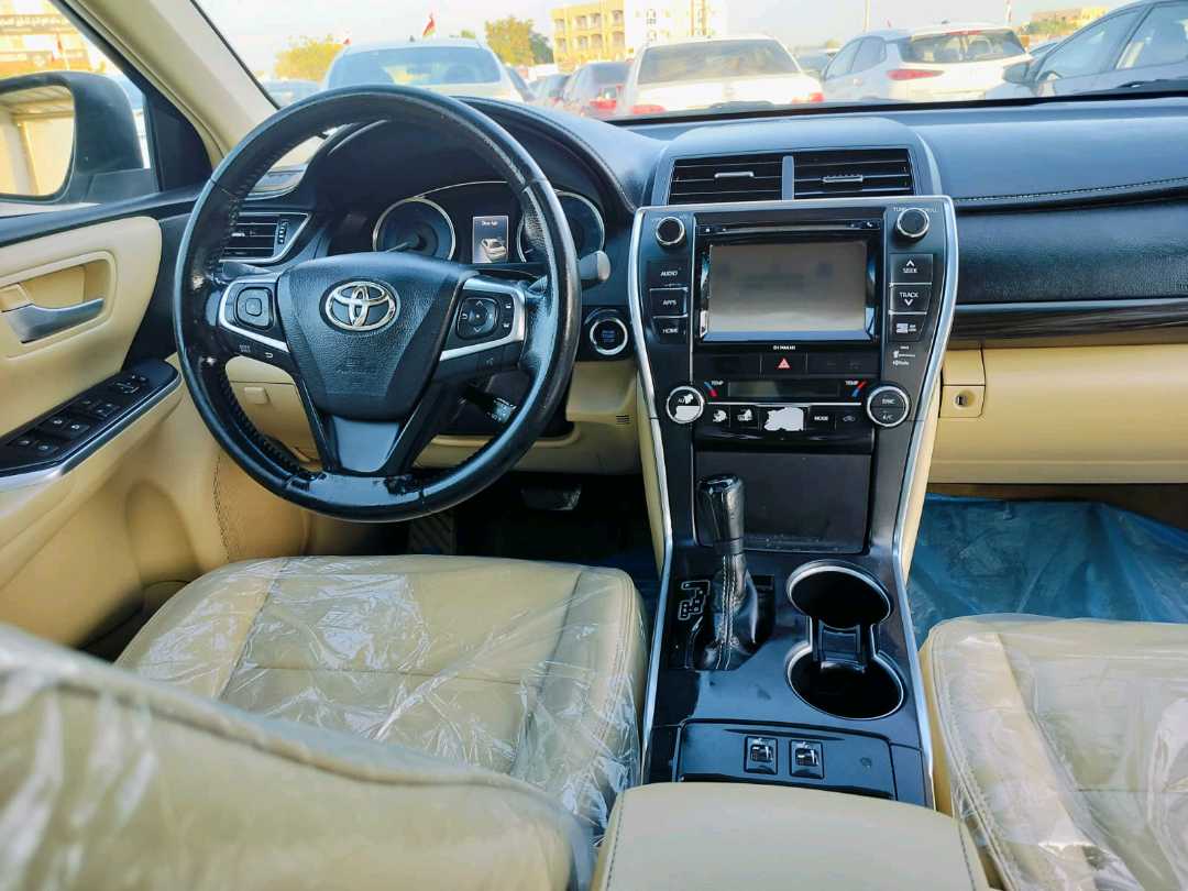 Car Image 2016 TOYOTA CAMRY XLE