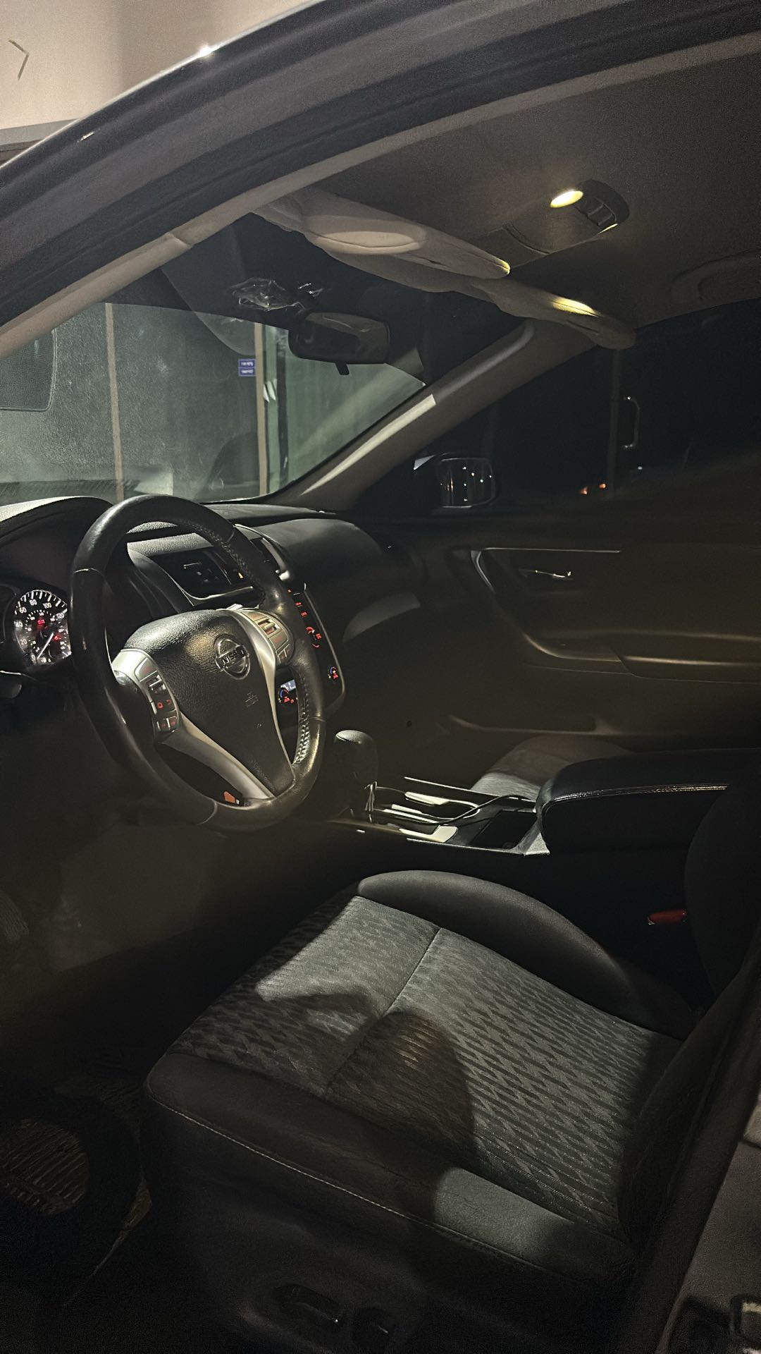 Car Image 2017 NISSAN ALTIMA SV