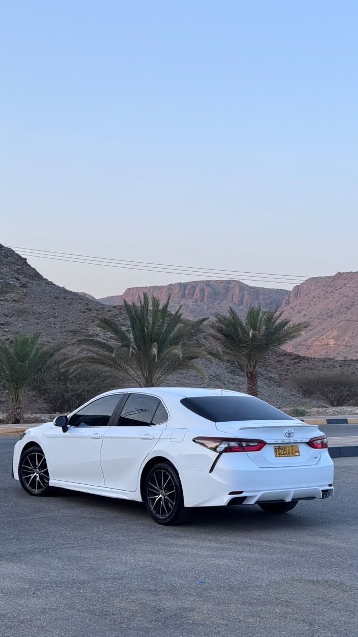 Car Image 2021 TOYOTA CAMRY SE