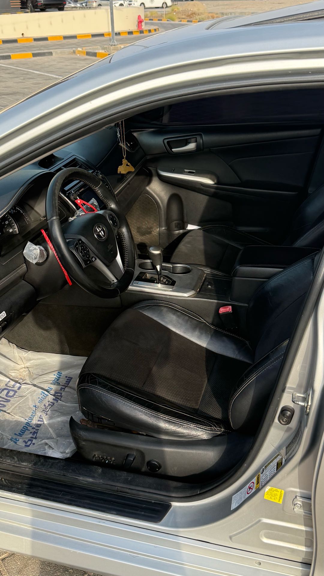 Car Image 2014 TOYOTA CAMRY SE