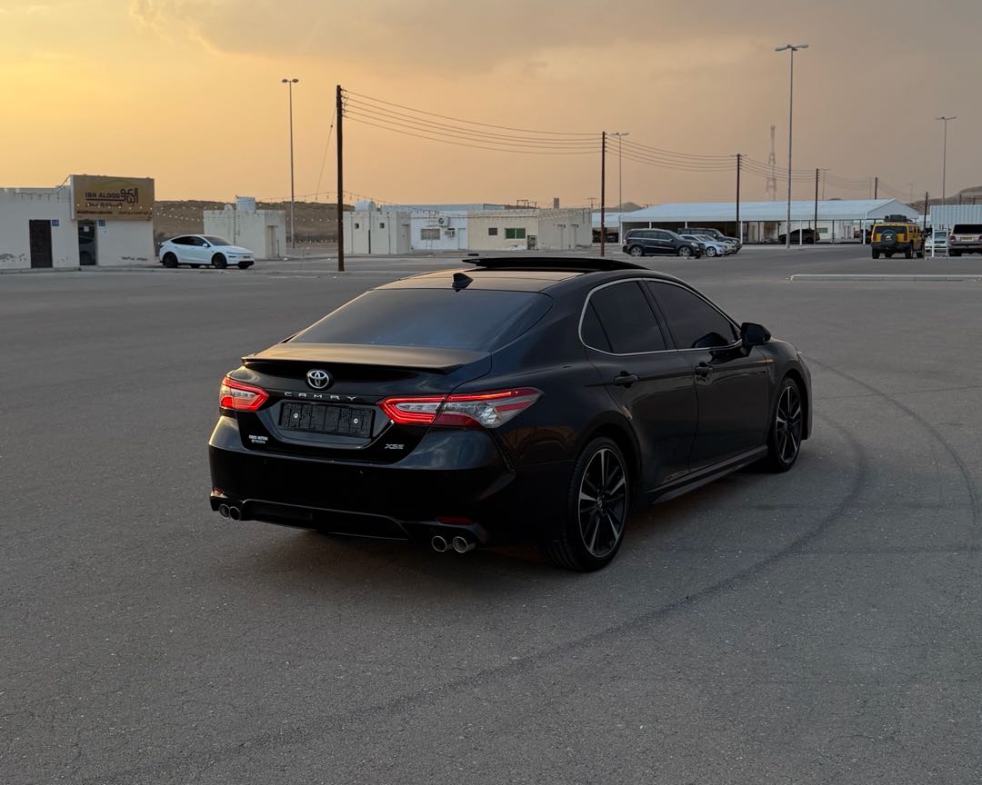 Car Image 2018 TOYOTA CAMRY XSE