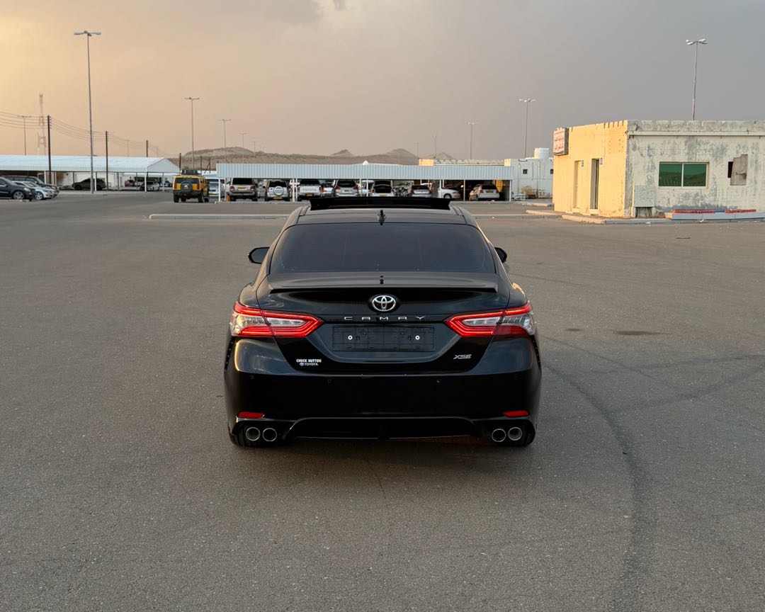 Car Image 2018 TOYOTA CAMRY XSE
