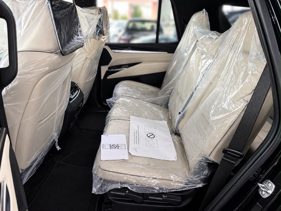 Car Image 2026 CADILLAC ESCALADE Base