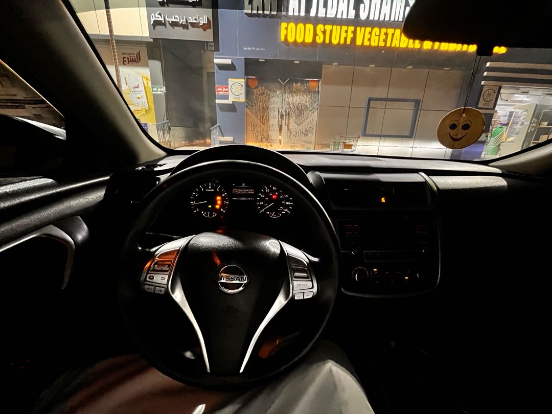 Car Image 2016 NISSAN ALTIMA SV