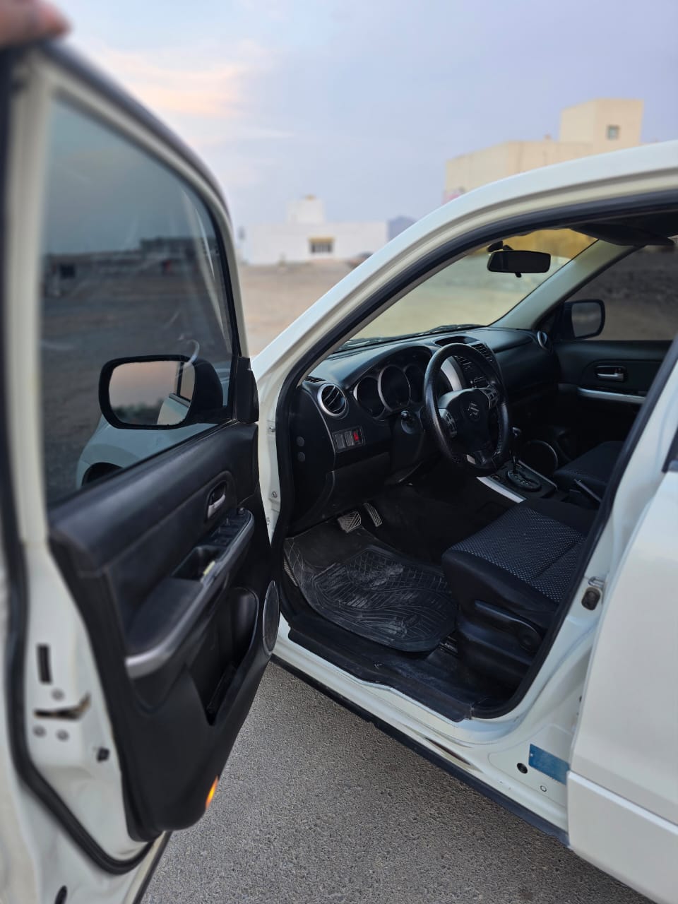 Car Image 2008 SUZUKI VITARA Base