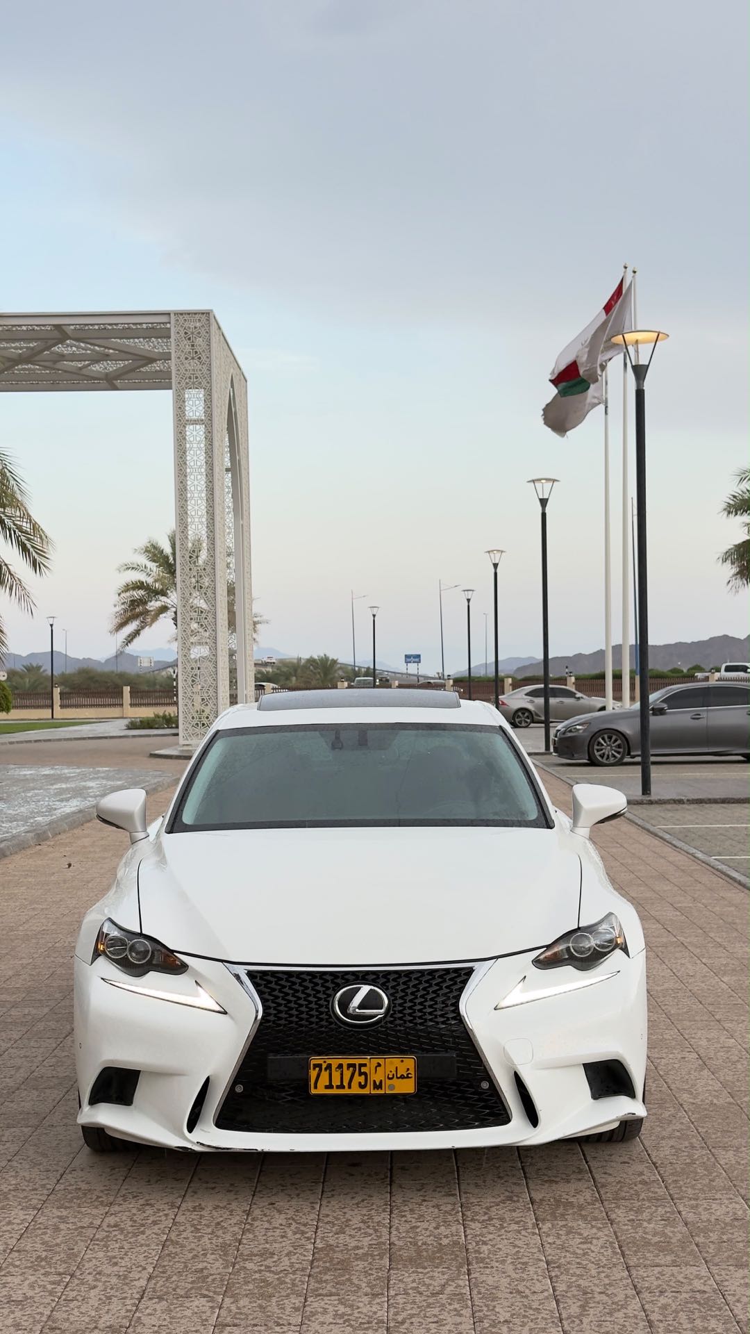 Car Image 2016 LEXUS IS 200