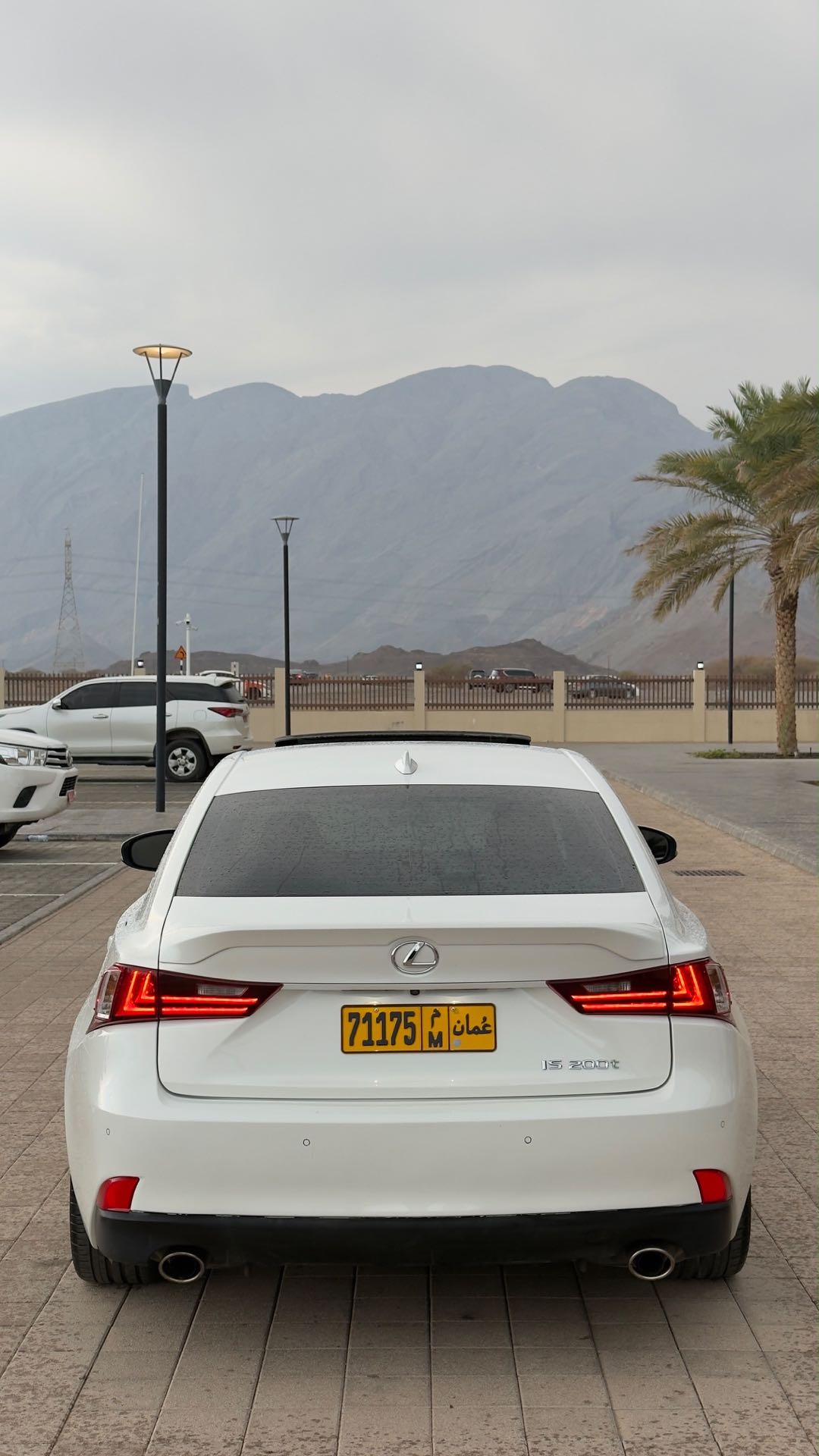 Car Image 2016 LEXUS IS 200