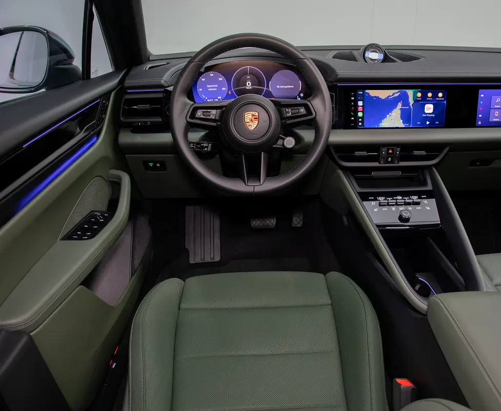Car Image 2025 PORSCHE MACAN Base