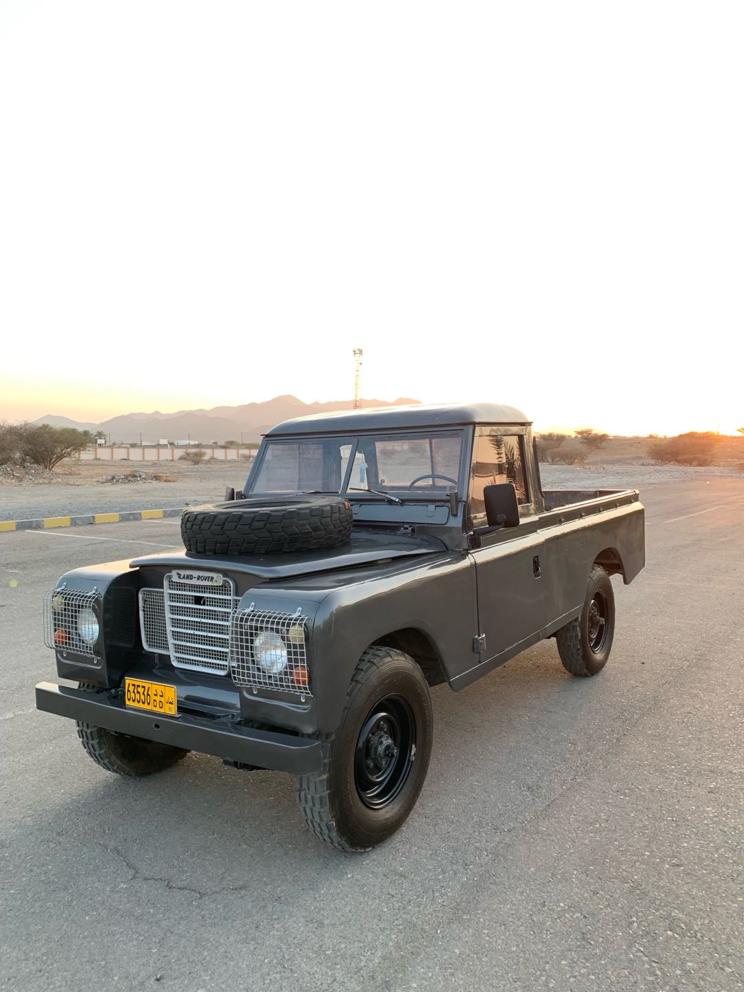 Car Image 1984 LAND ROVER SAFARI 