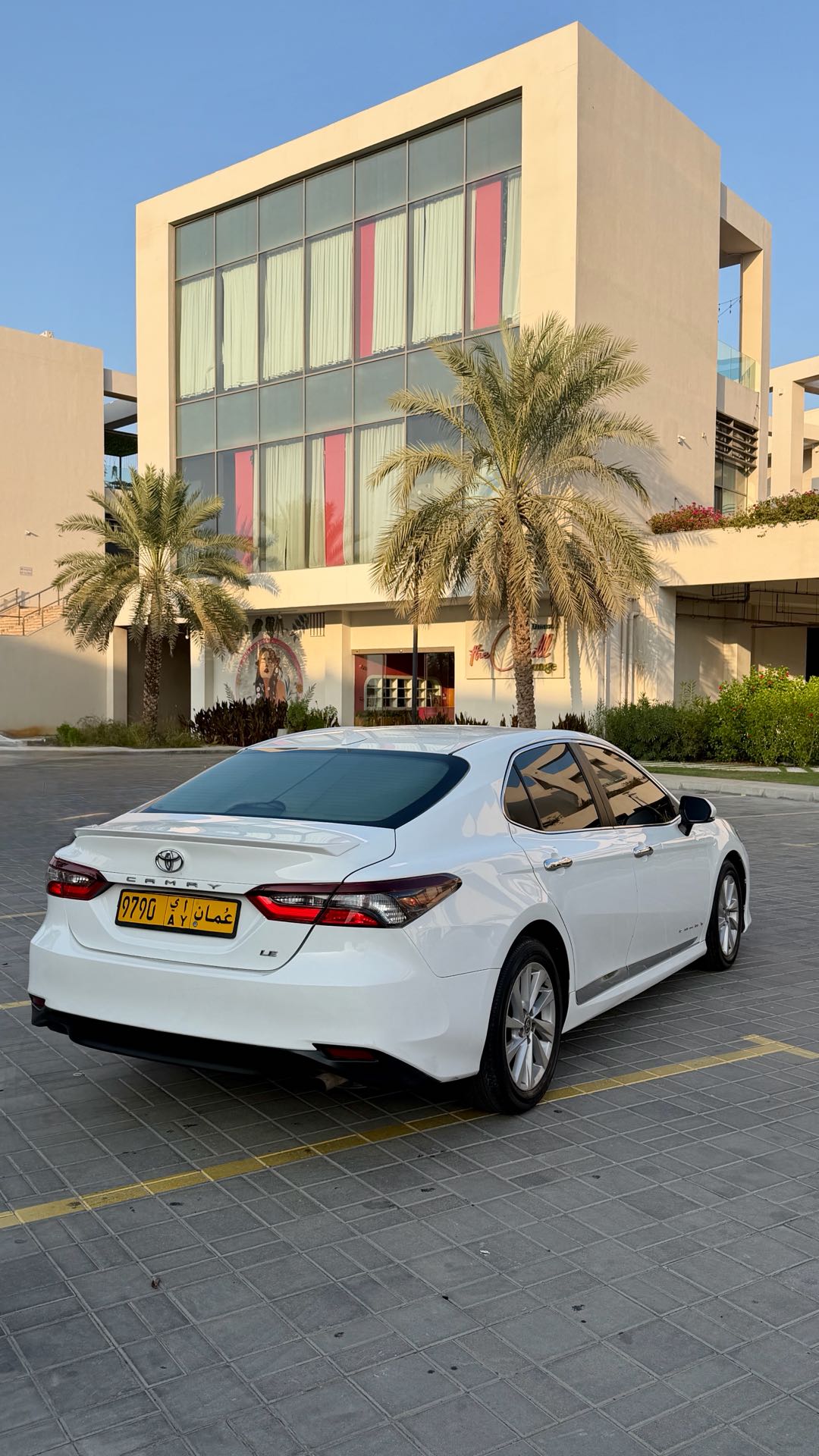Car Image 2021 TOYOTA CAMRY LE