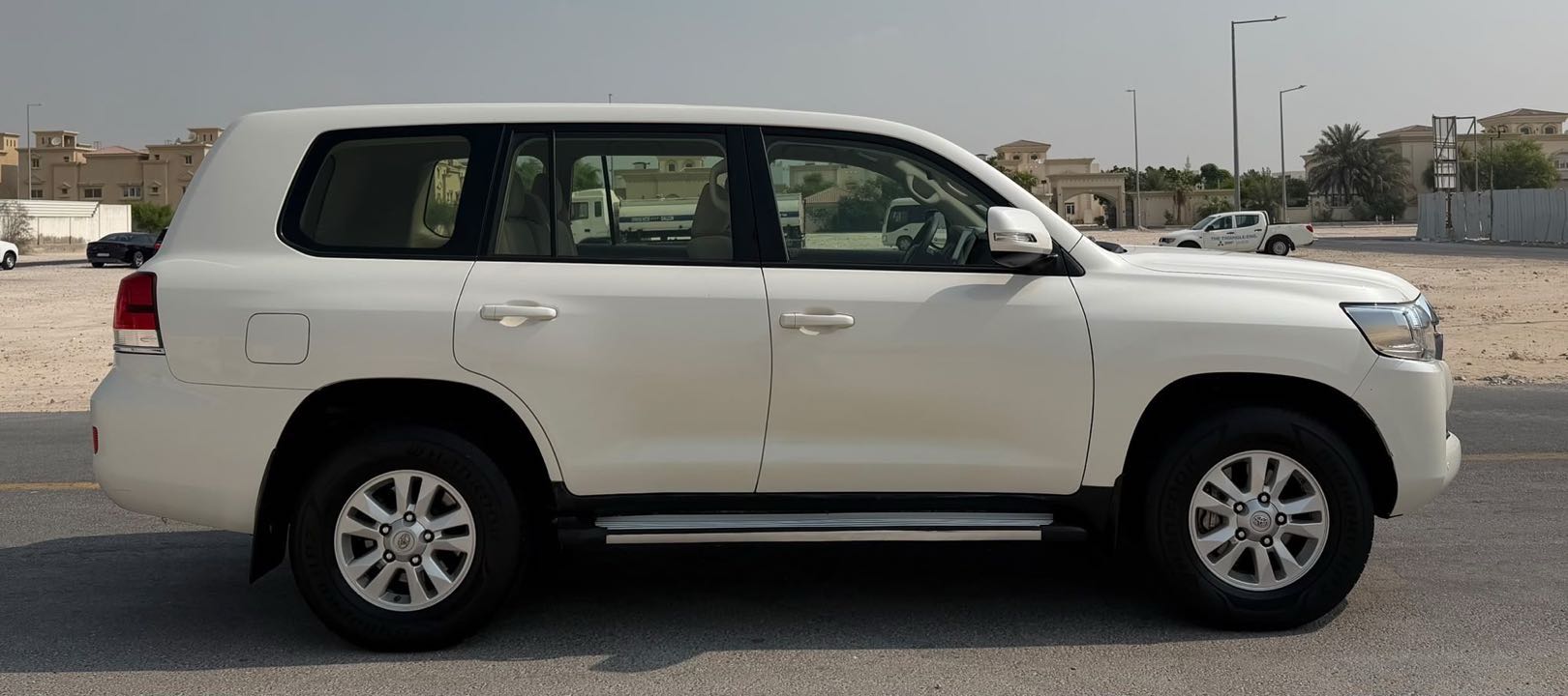 Car Image 2020 TOYOTA LAND CRUISER GX.R