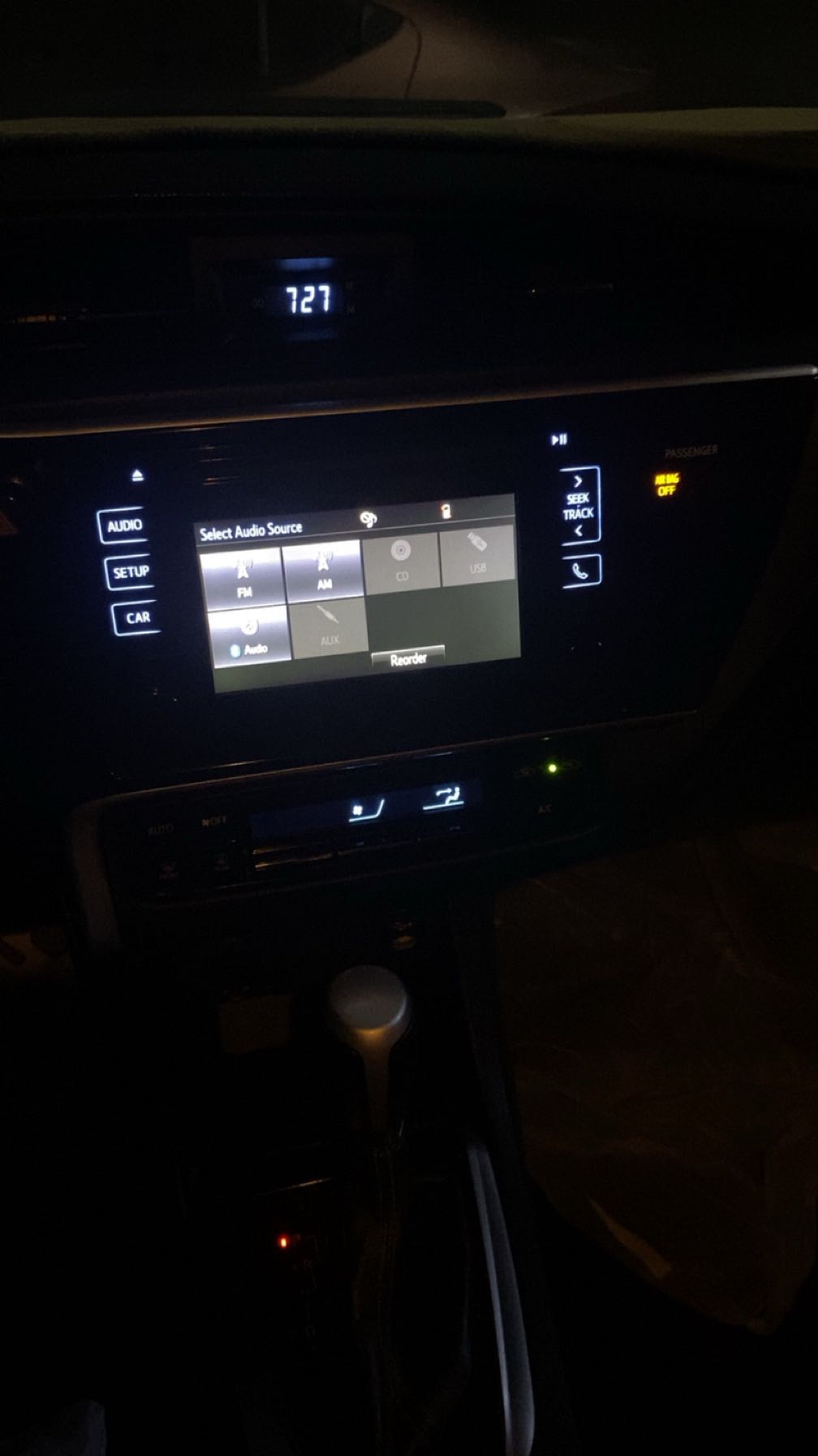 Car Image 2017 TOYOTA COROLLA XSE