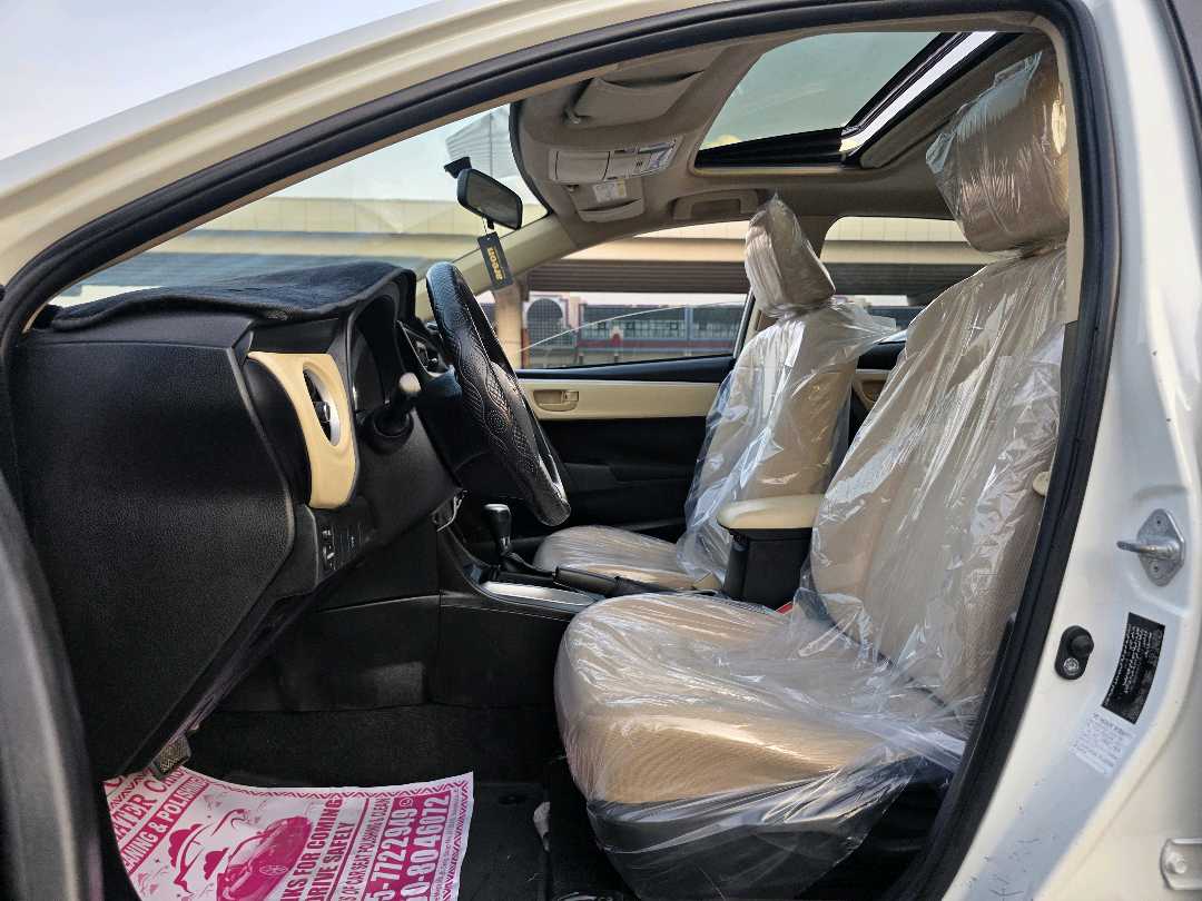 Car Image 2019 TOYOTA COROLLA SE