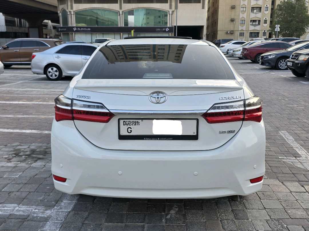 Car Image 2019 TOYOTA COROLLA SE