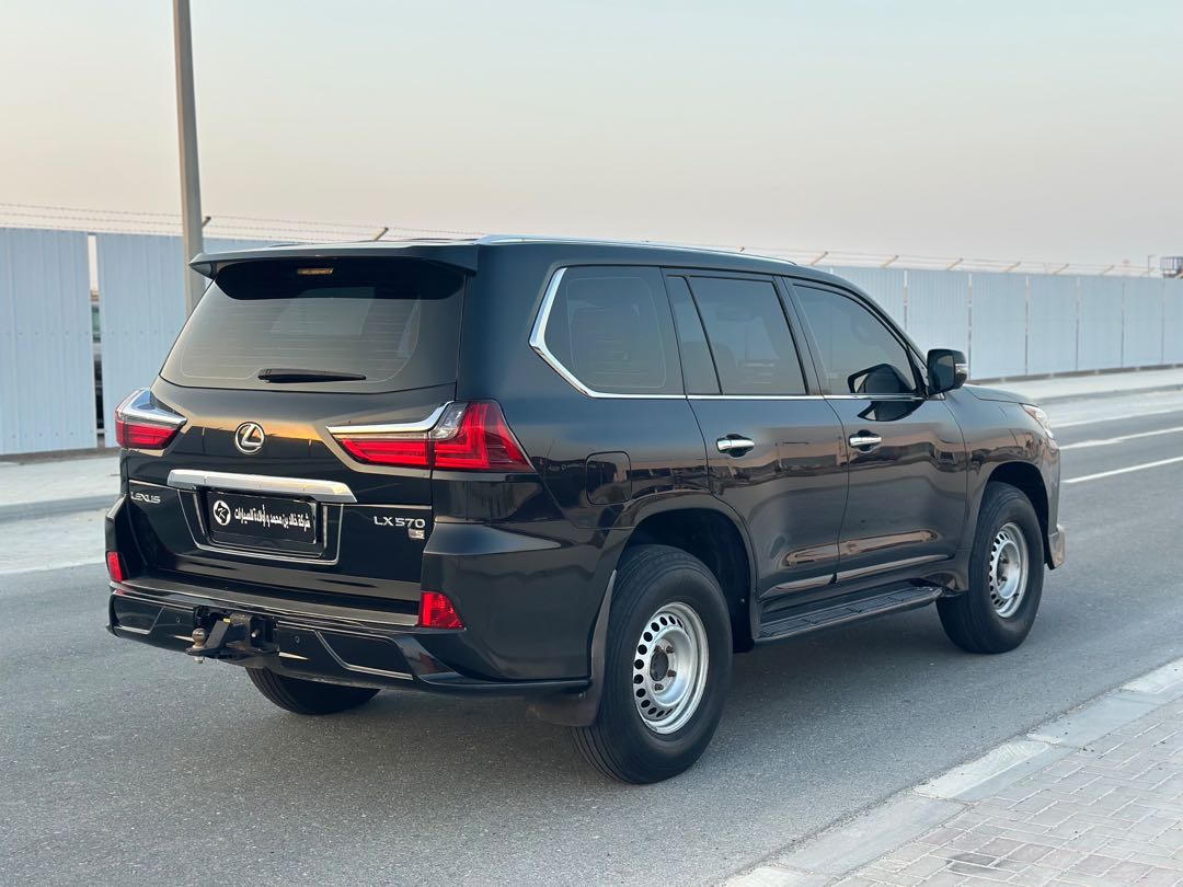 Car Image 2017 LEXUS LX 570