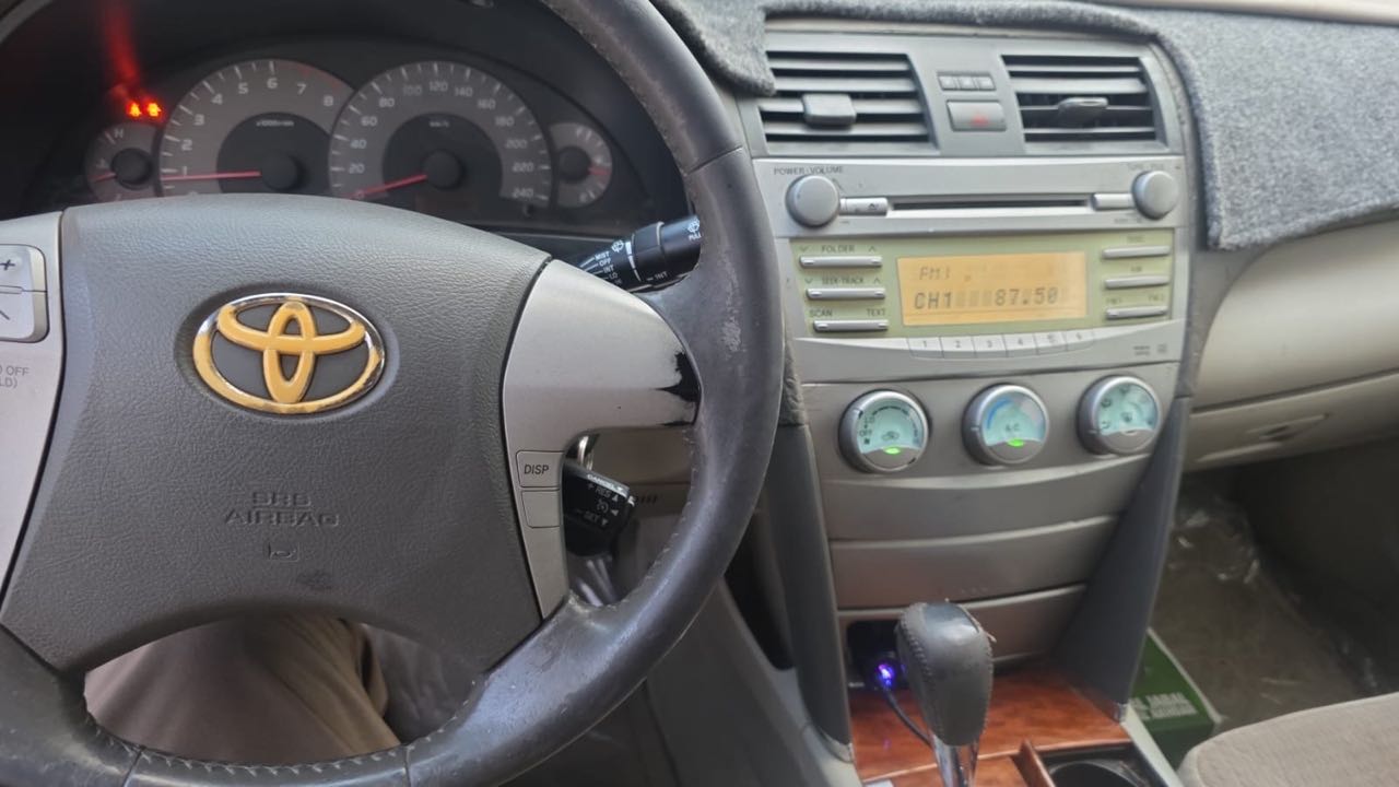 Car Image 2007 TOYOTA CAMRY E