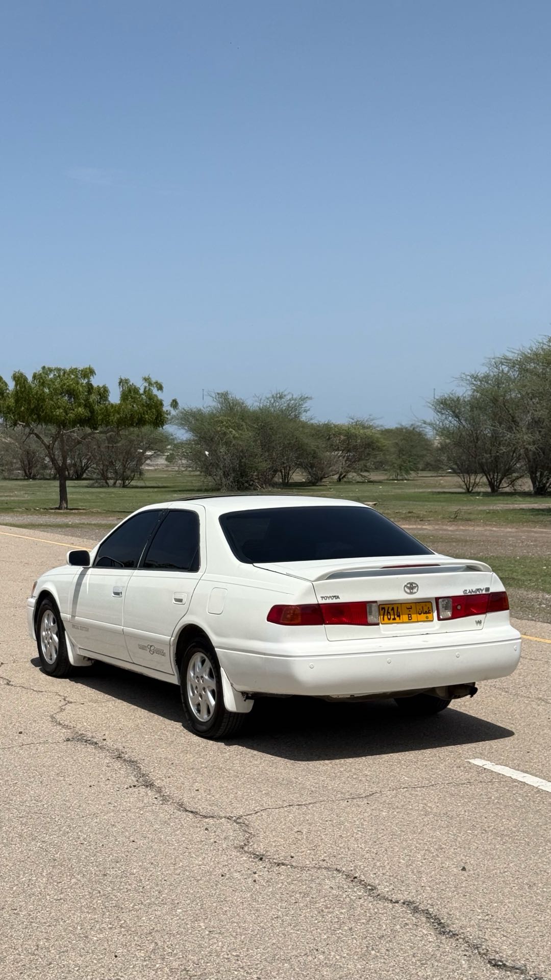 Car Image 2000 TOYOTA CAMRY LE