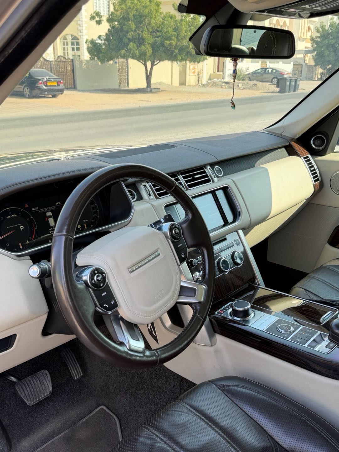 Car Image 2015 LAND ROVER VOGUE Supercharged