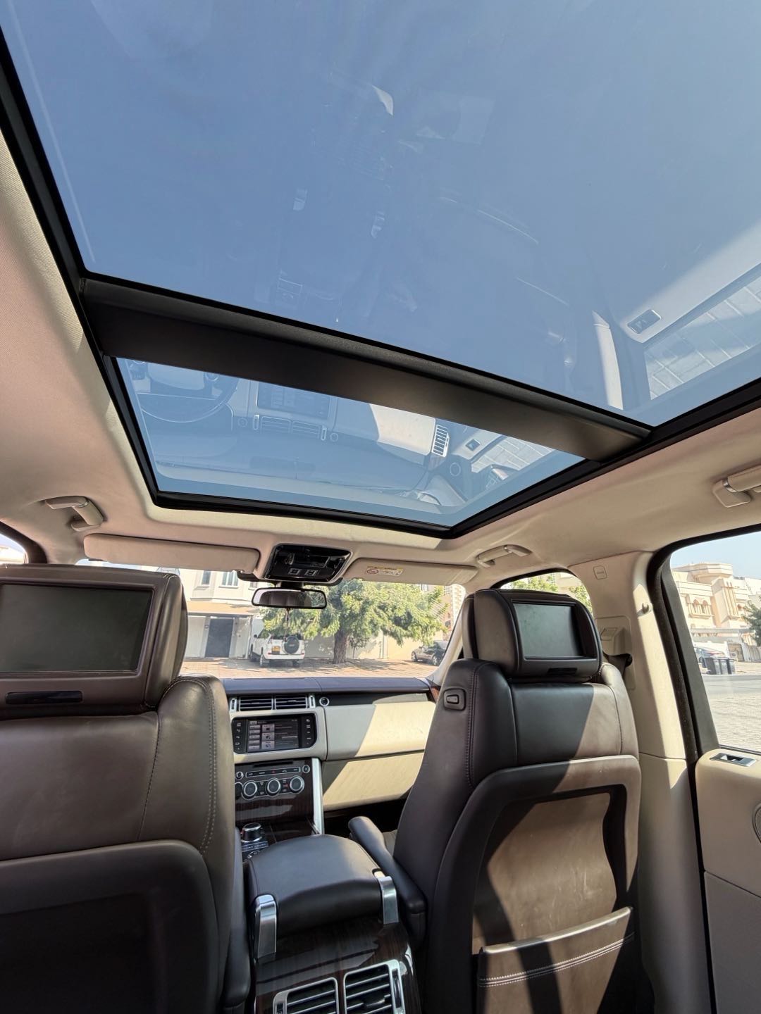 Car Image 2015 LAND ROVER VOGUE Supercharged