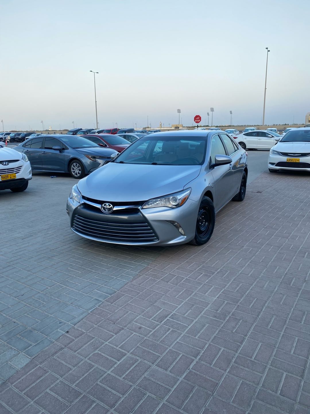 Car Image 2017 TOYOTA CAMRY LE