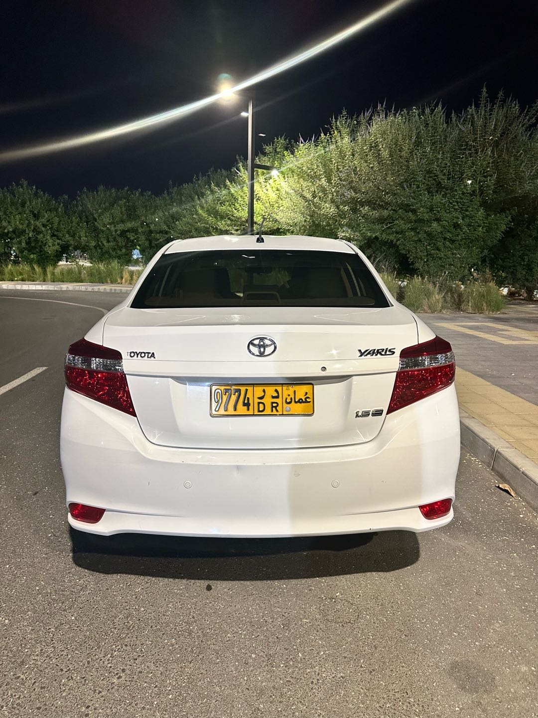 Car Image 2017 TOYOTA YARIS E