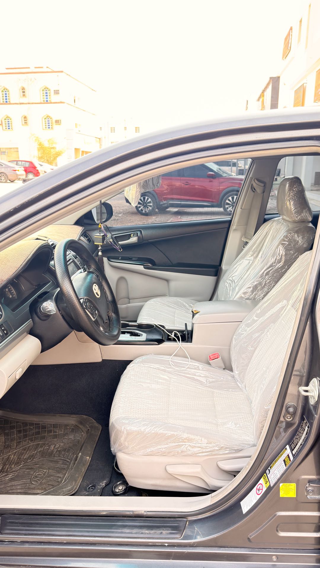Car Image 2012 TOYOTA CAMRY LE