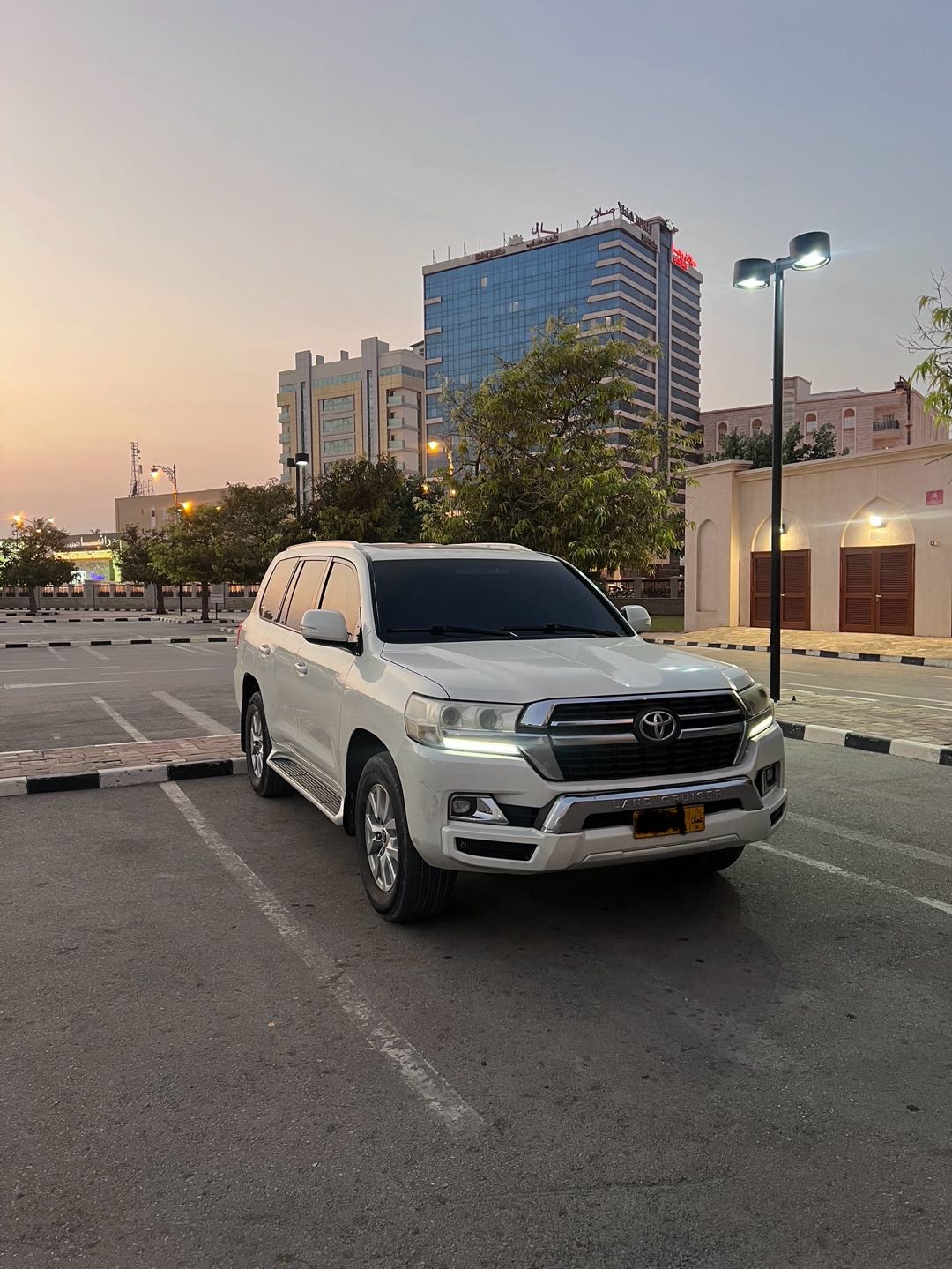Car Image 2017 TOYOTA LAND CRUISER GX.R