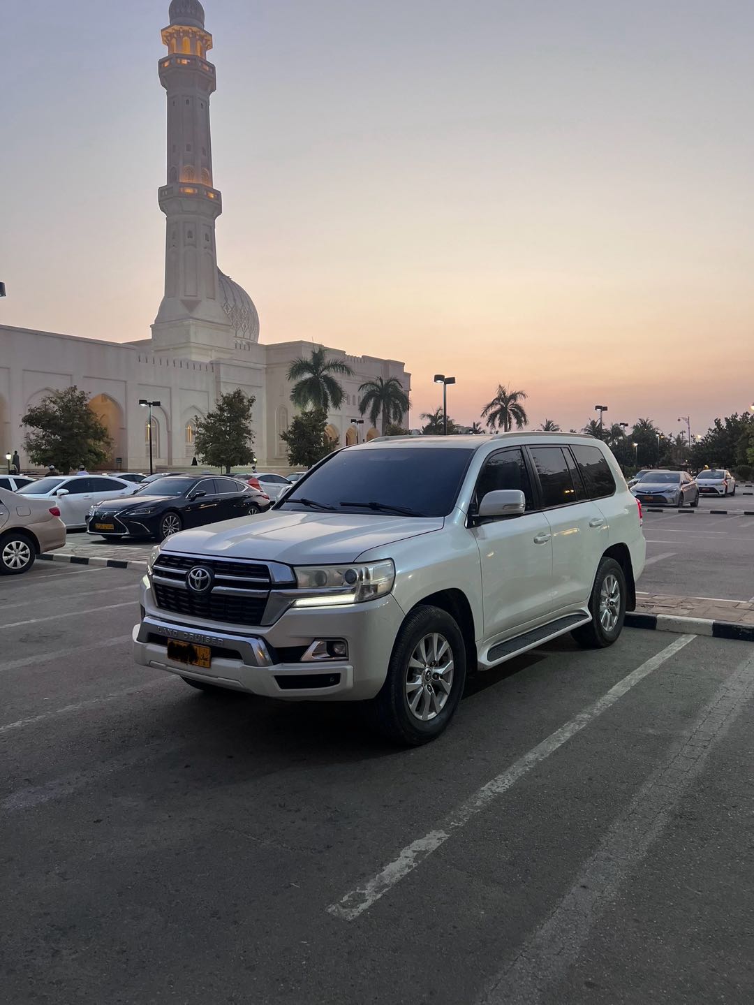 Car Image 2017 TOYOTA LAND CRUISER GX.R
