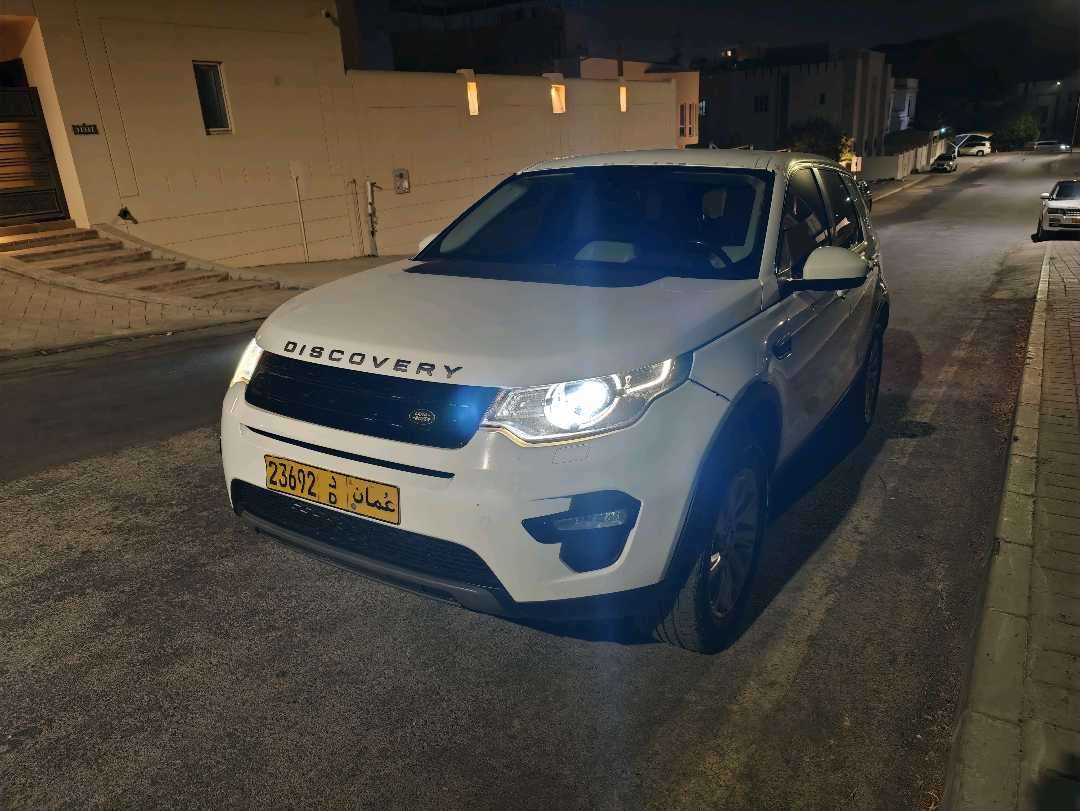 LAND ROVER Discovery Sport 2021 for sale in Oman | Sooq Cars