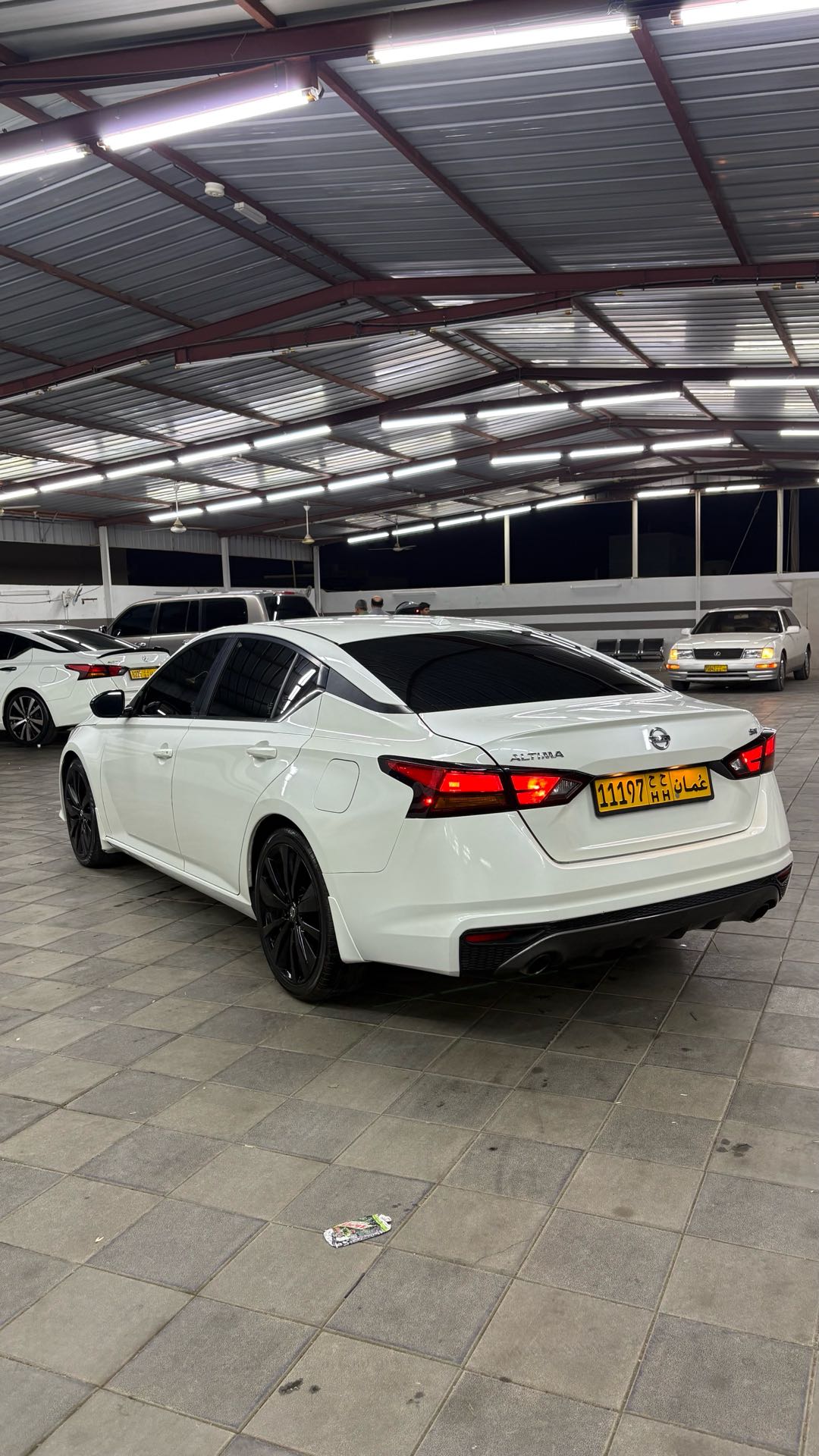 Car Image 2019 NISSAN ALTIMA SR