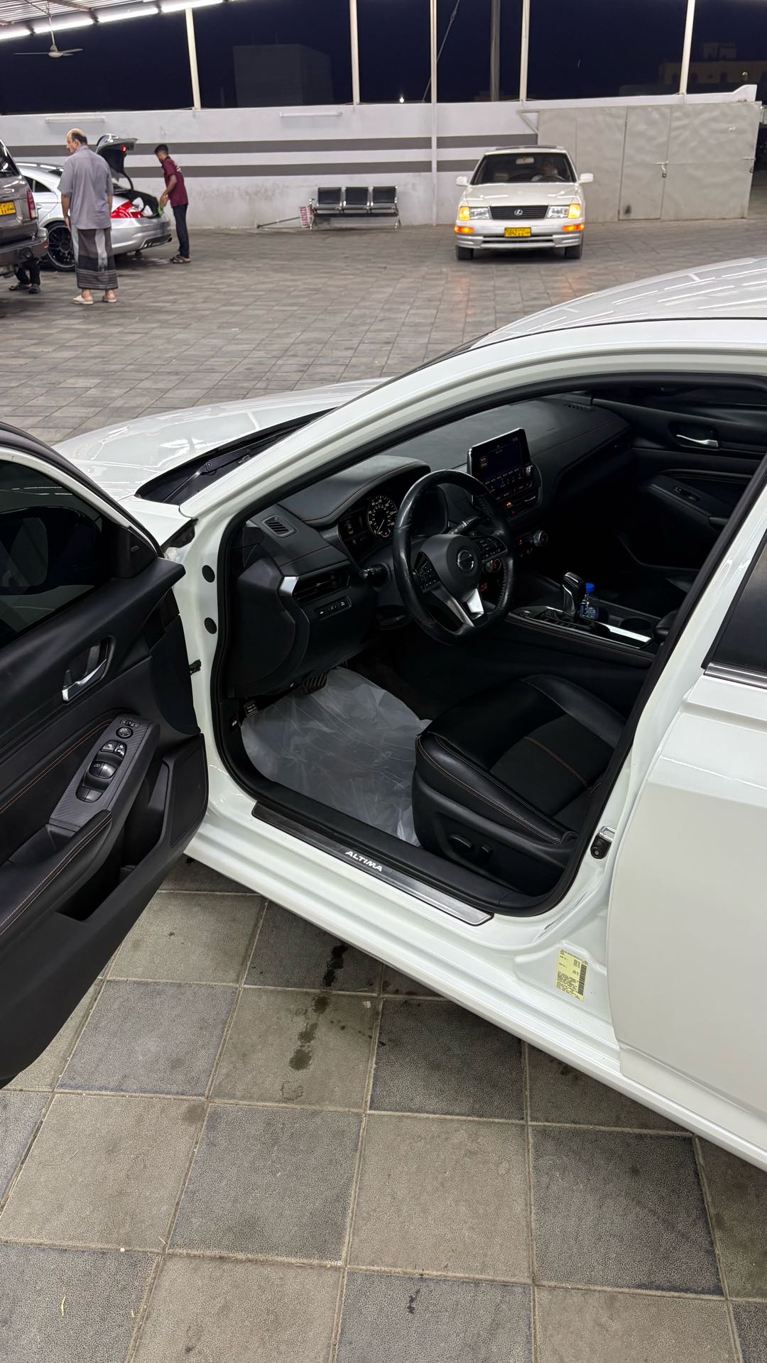 Car Image 2019 NISSAN ALTIMA SR