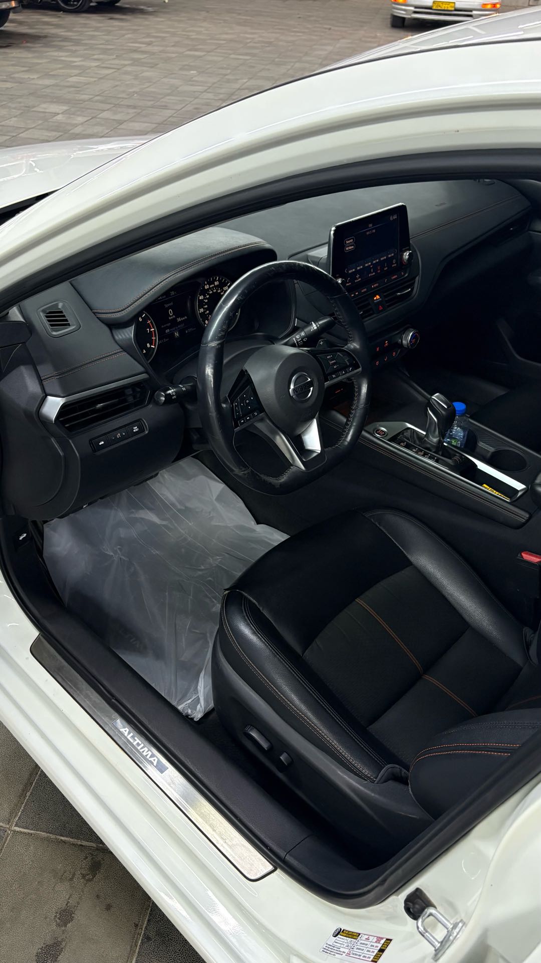 Car Image 2019 NISSAN ALTIMA SR