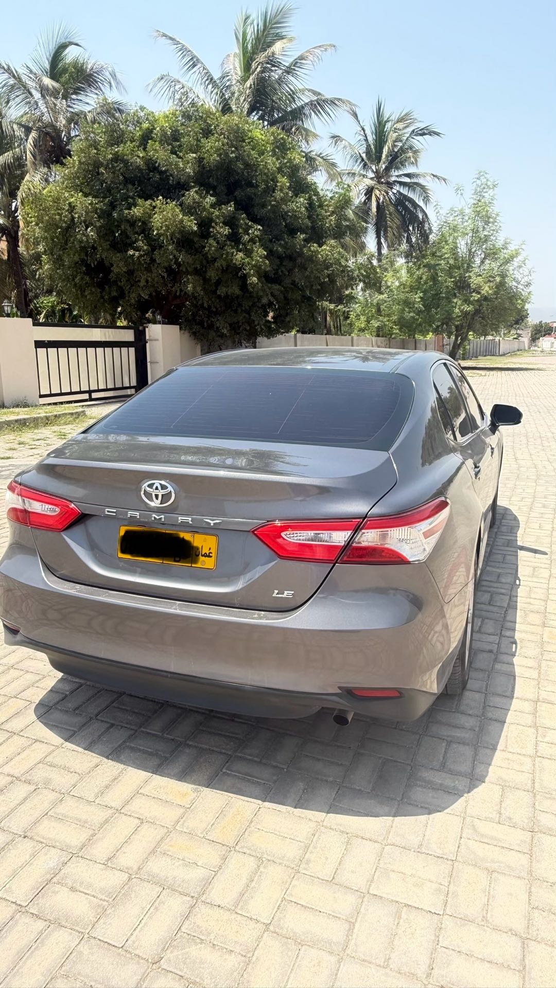 Car Image 2018 TOYOTA CAMRY LE