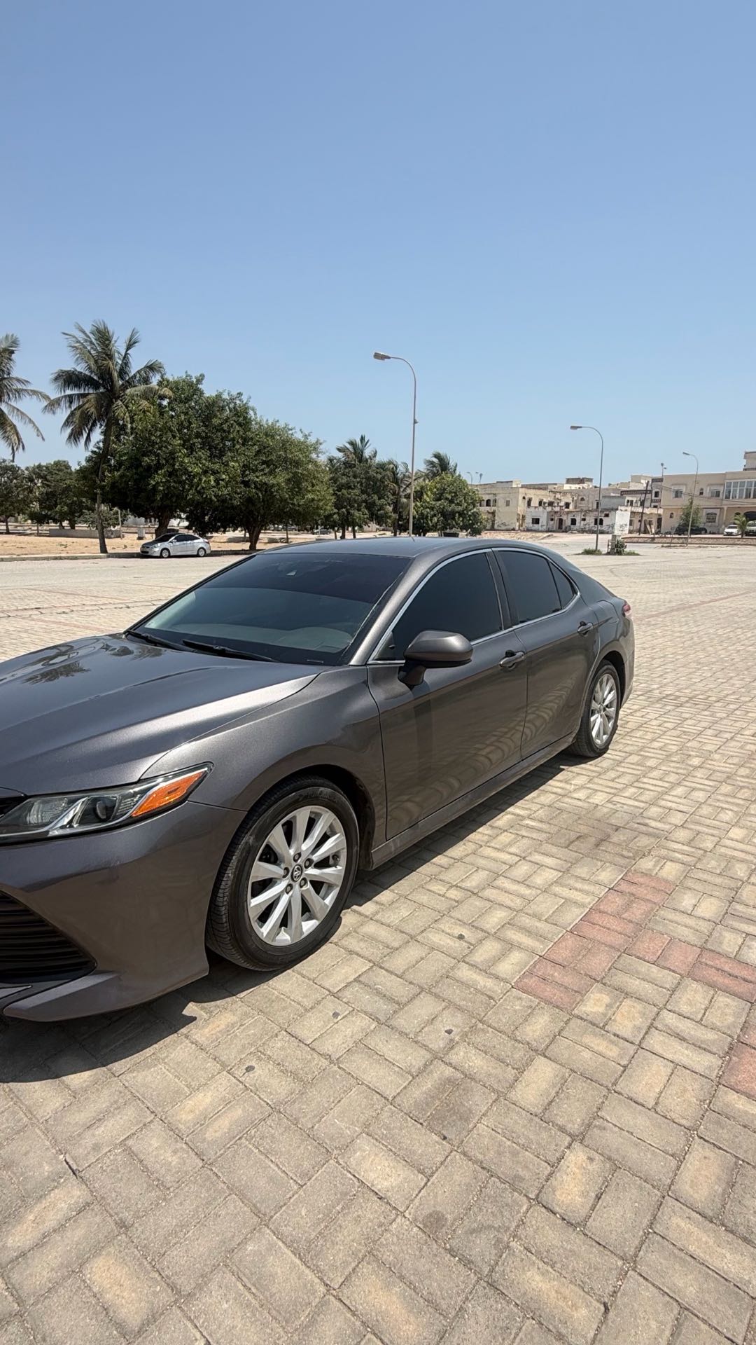 Car Image 2018 TOYOTA CAMRY LE
