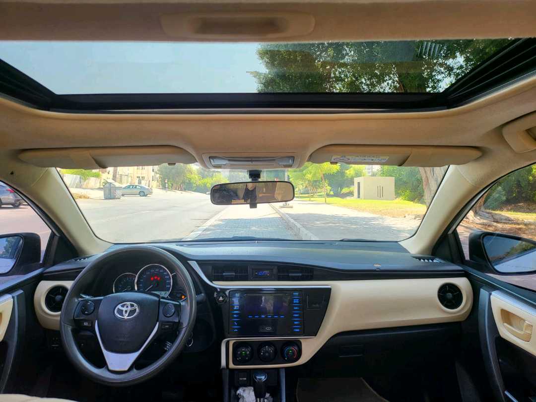 Car Image 2019 TOYOTA COROLLA XLI