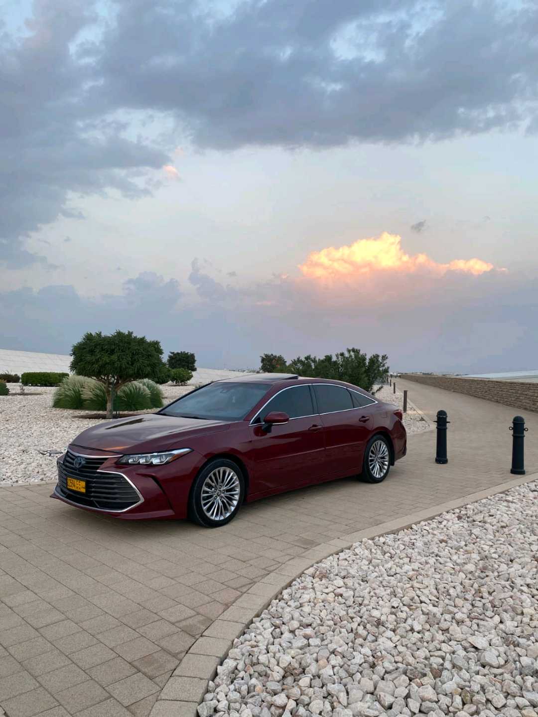 Car Image 2019 TOYOTA AVALON LIMITED