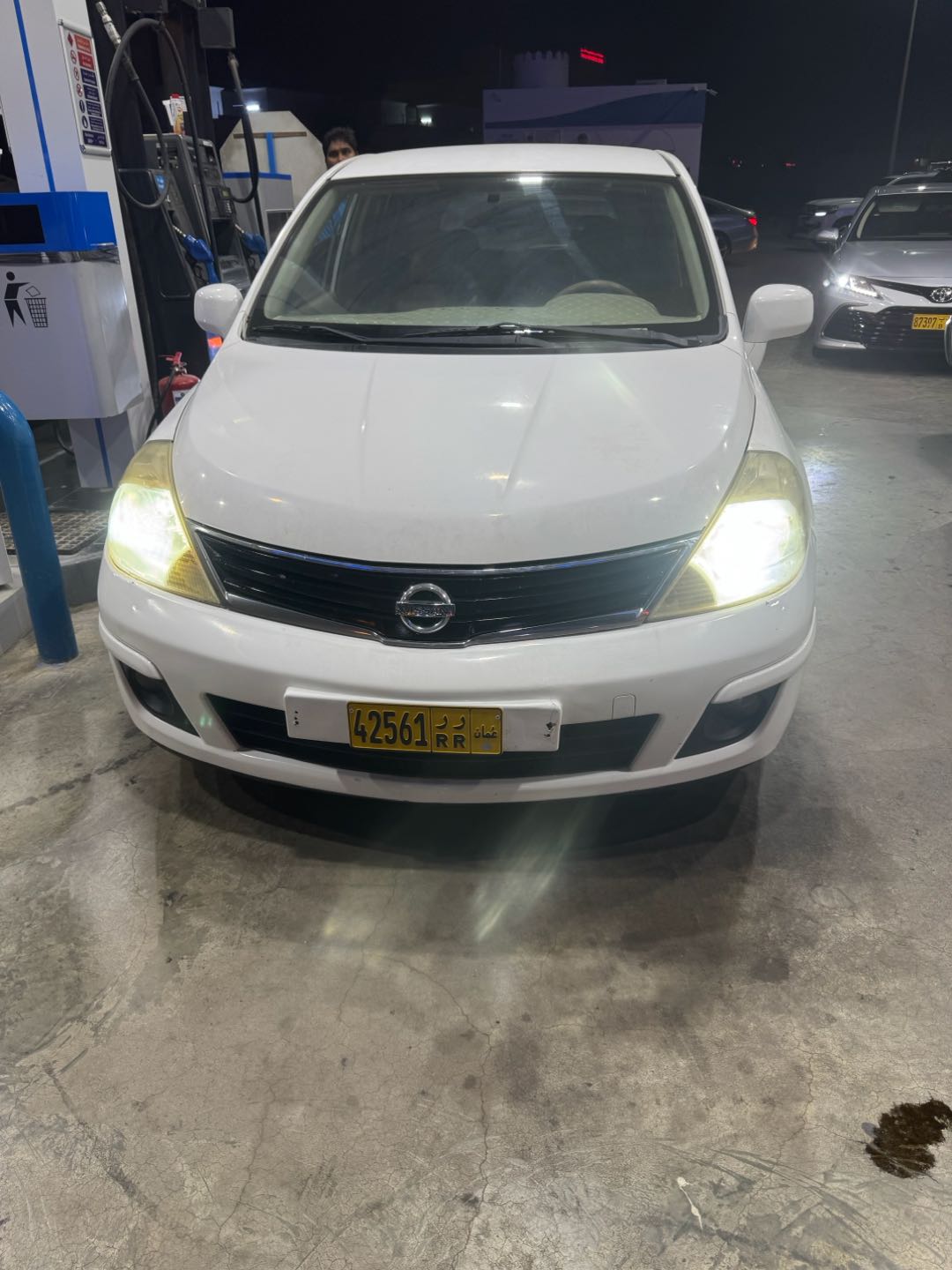 Car Image 2011 NISSAN TIIDA LE