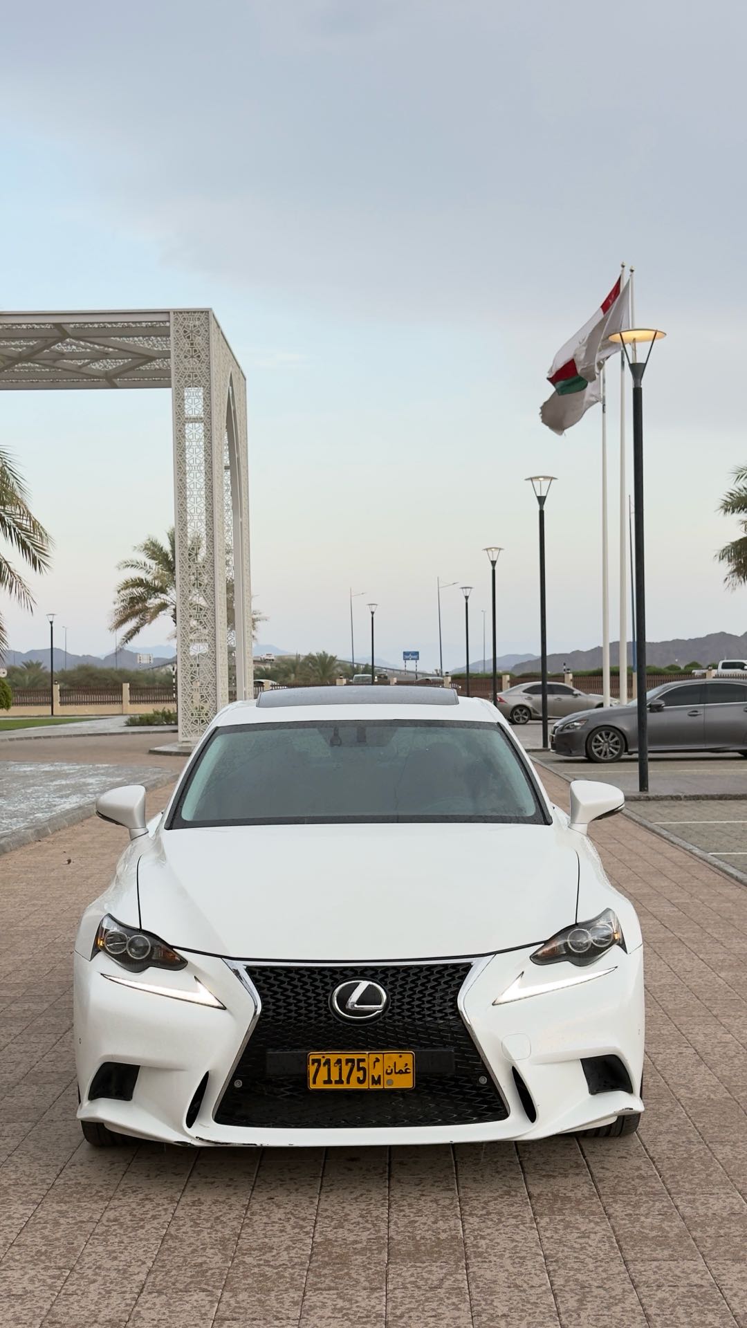 Car Image 2016 LEXUS IS 200