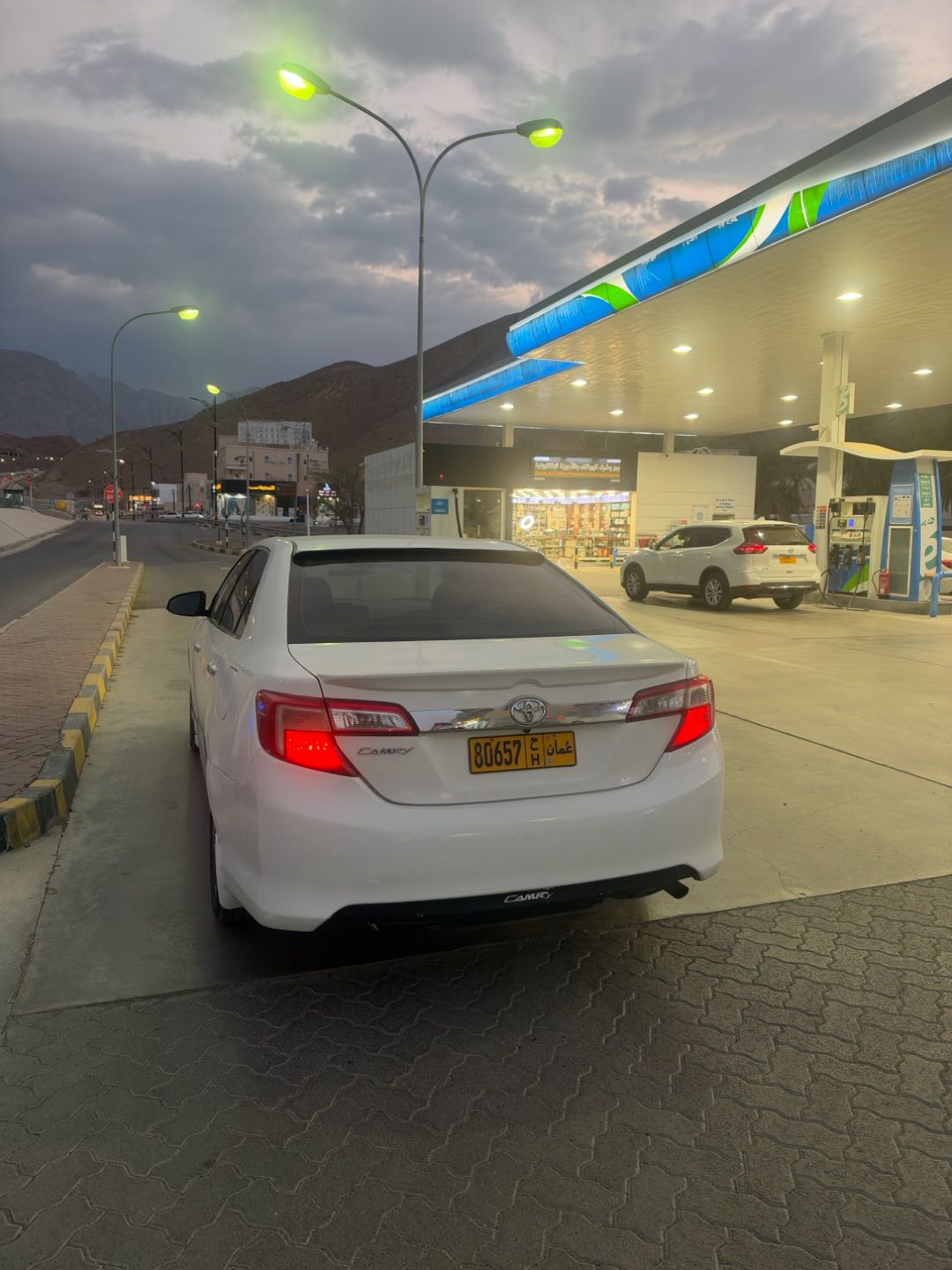 Car Image 2014 TOYOTA CAMRY GL