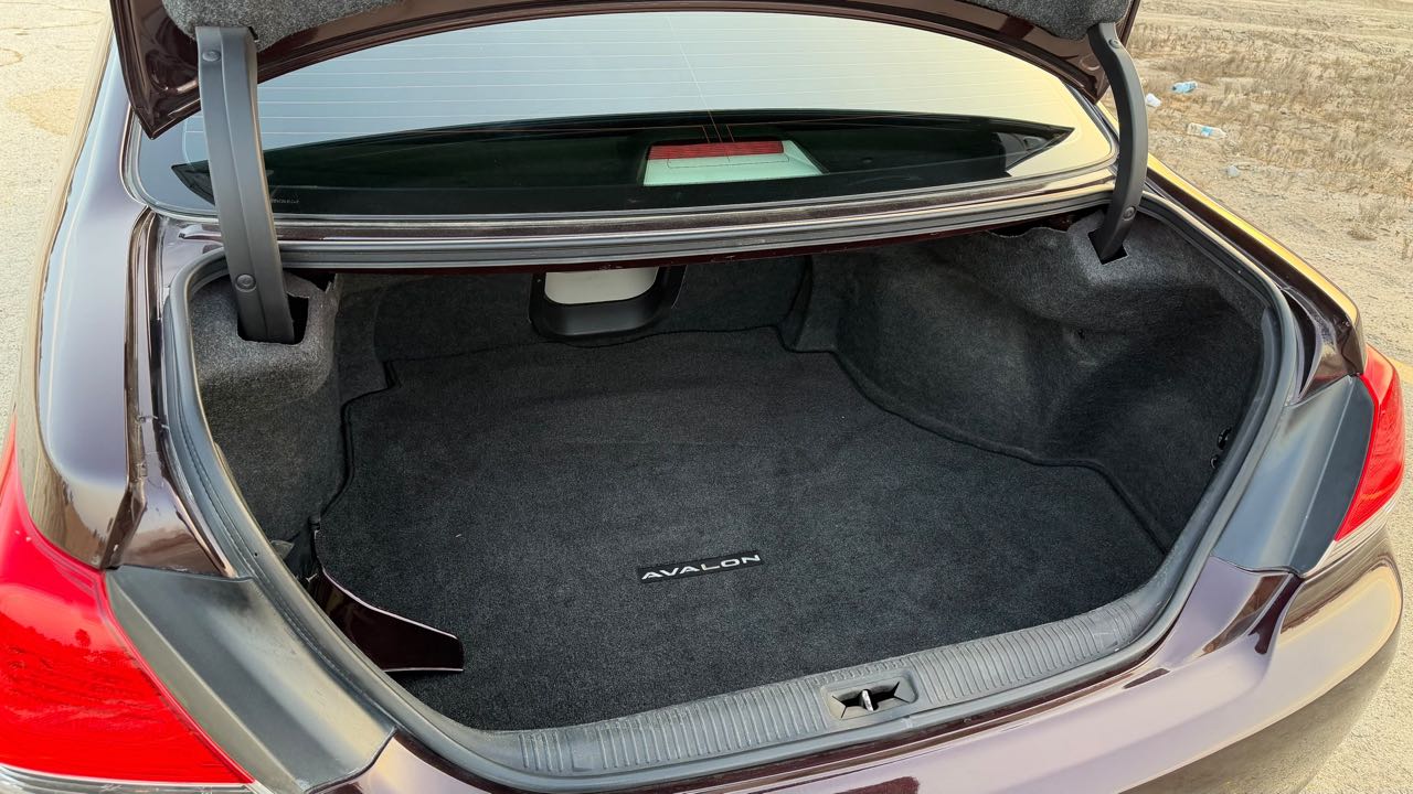 Car Image 2012 TOYOTA AVALON LIMITED