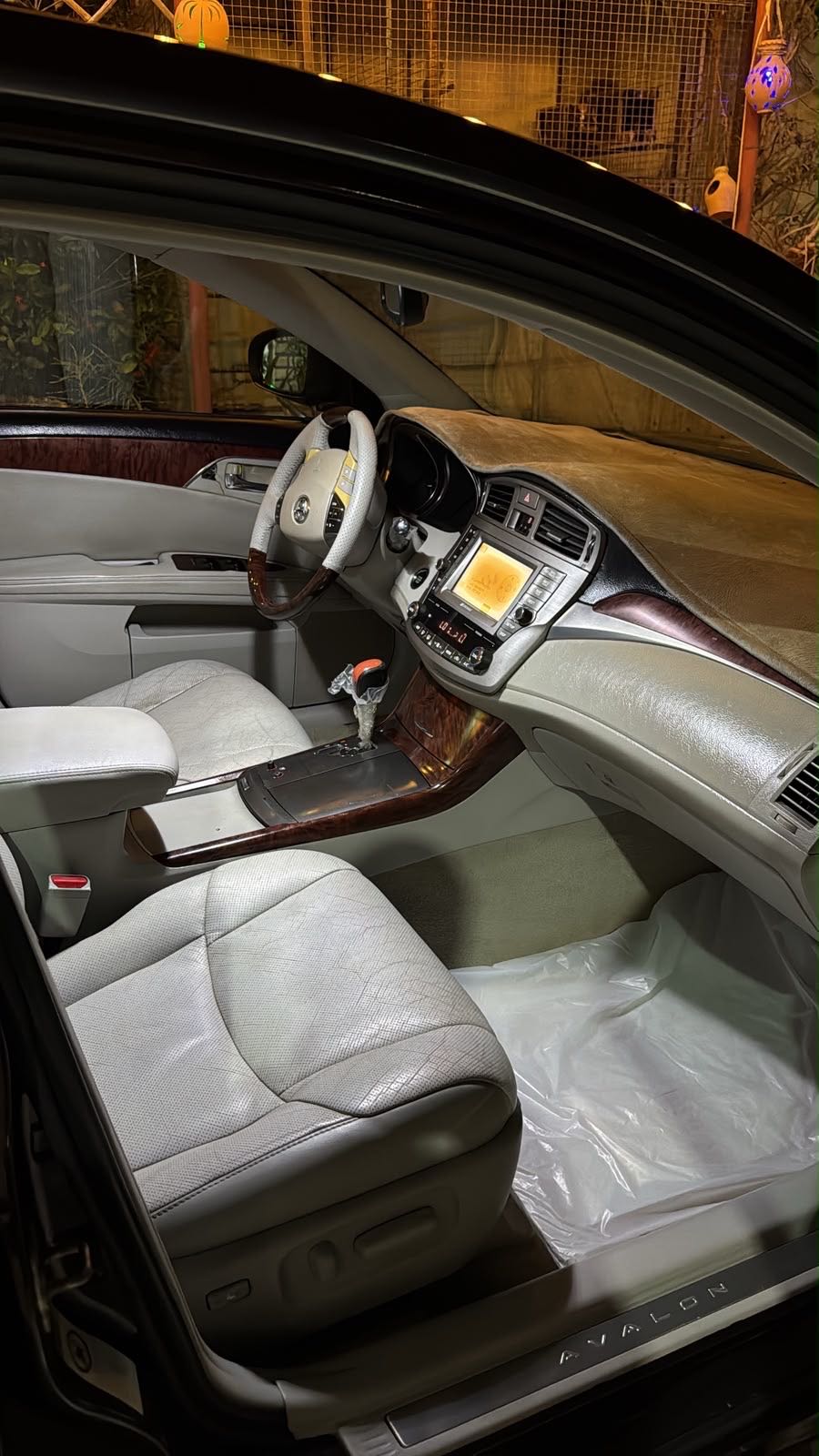 Car Image 2012 TOYOTA AVALON LIMITED