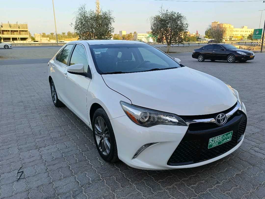 Car Image 2017 TOYOTA CAMRY SE
