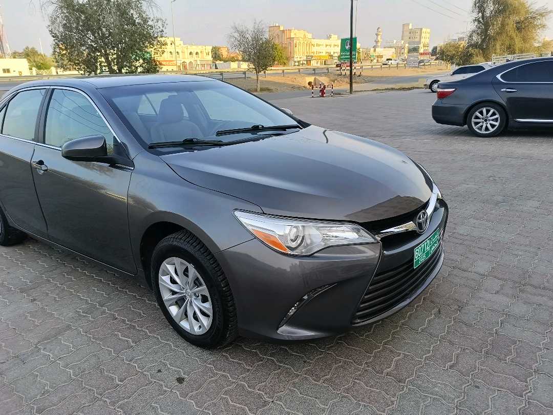 Car Image 2017 TOYOTA CAMRY SE