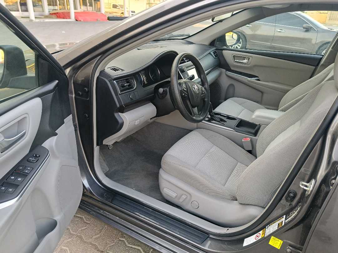 Car Image 2017 TOYOTA CAMRY SE