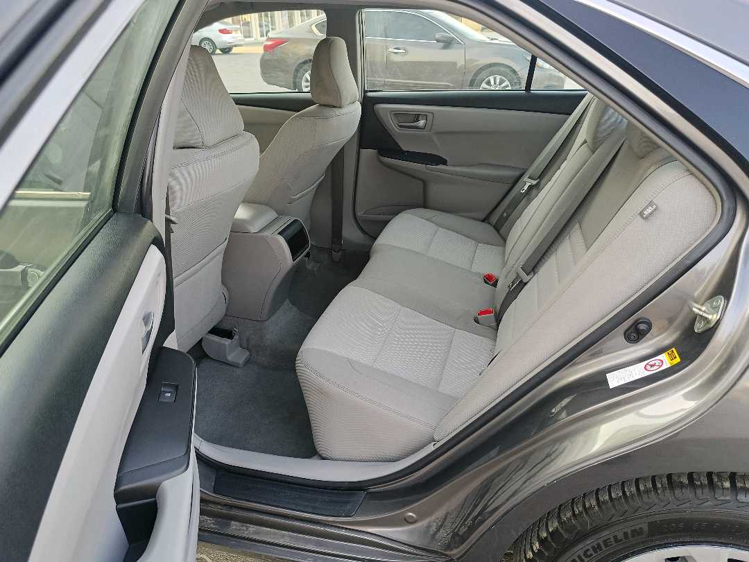 Car Image 2017 TOYOTA CAMRY SE