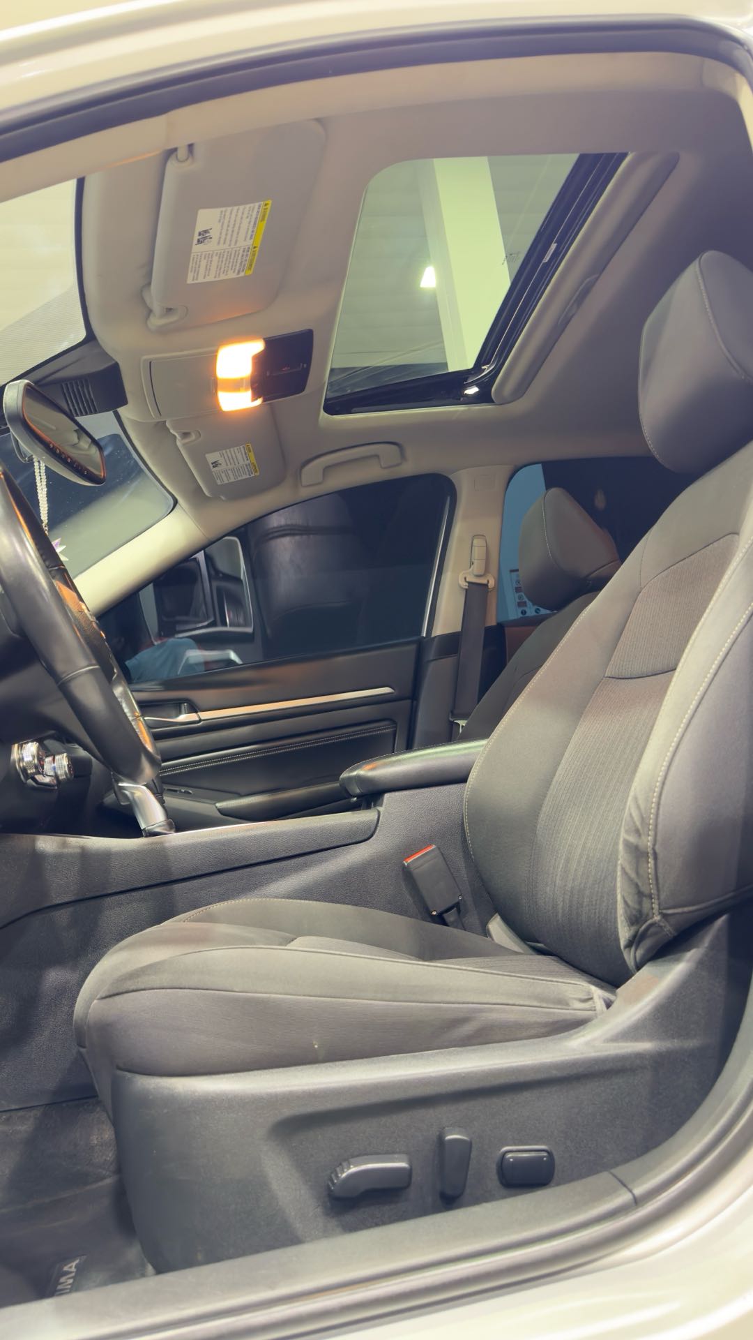 Car Image 2019 NISSAN ALTIMA SV