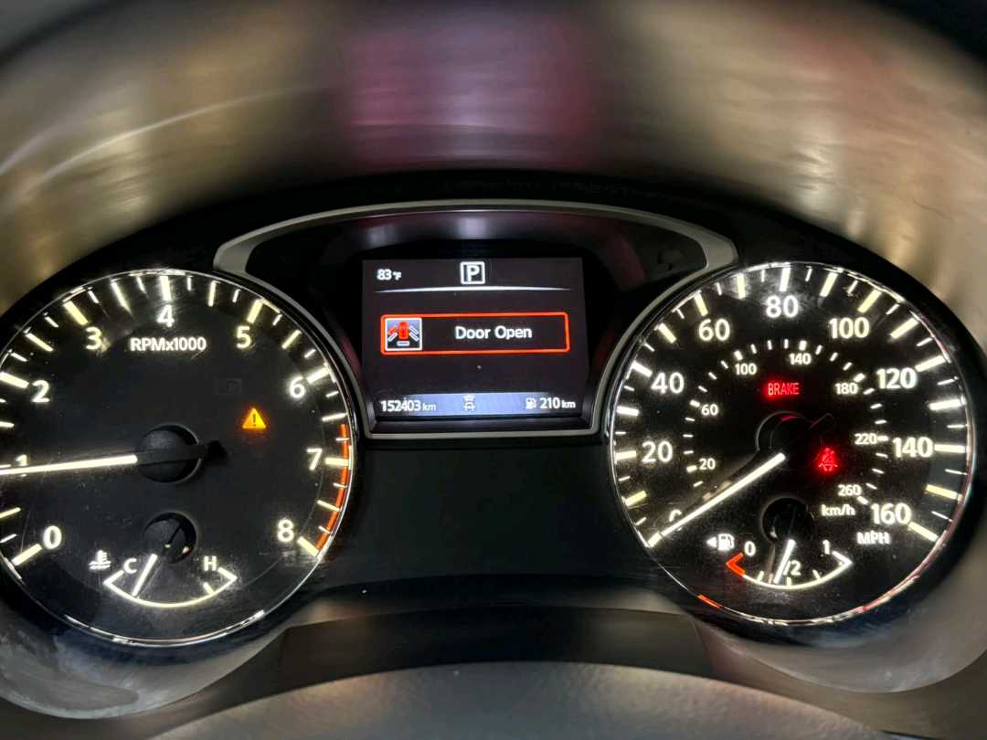 Car Image 2018 NISSAN ALTIMA SR