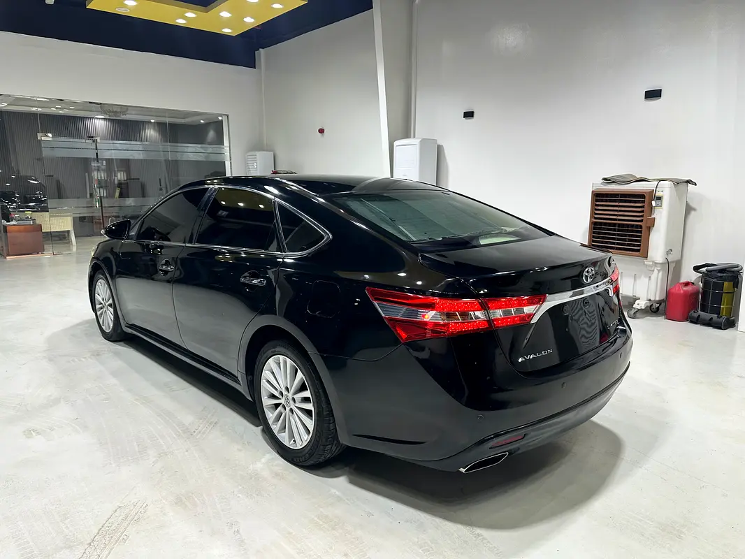 Car Image 2015 TOYOTA AVALON LIMITED