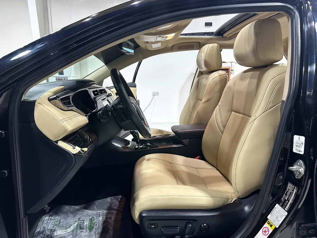 Car Image 2015 TOYOTA AVALON LIMITED