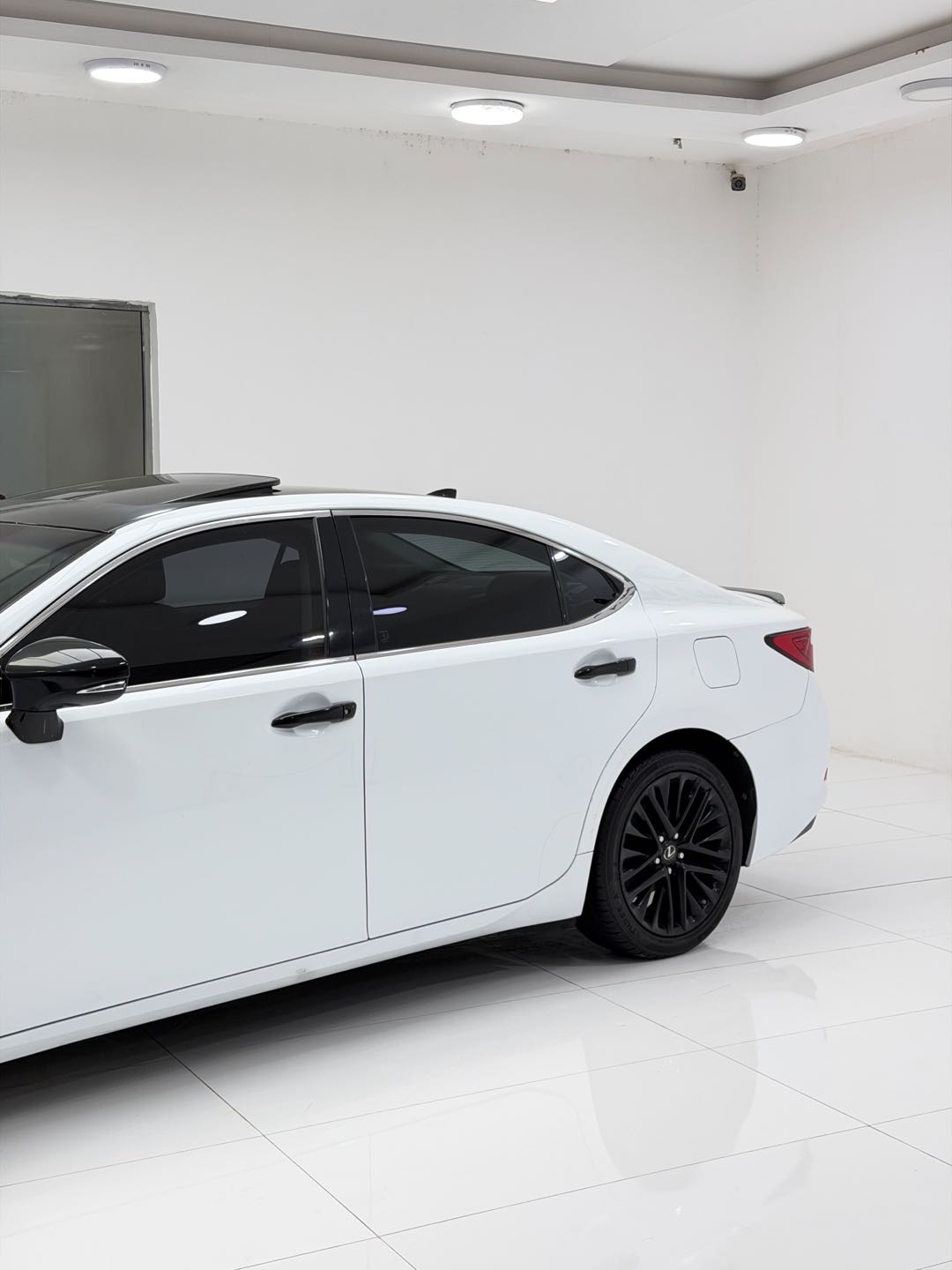 Car Image 2015 LEXUS ES 350